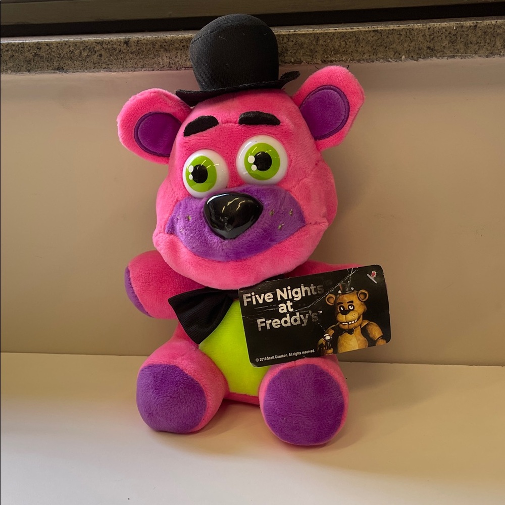 2019 Scott Cawthon Five Nights at Freddy's Stuffed Pink Freddy Bear 9” NWT